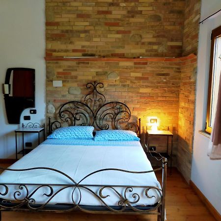Casale Del Sole Bed & Breakfast Cepagatti Eksteriør bilde