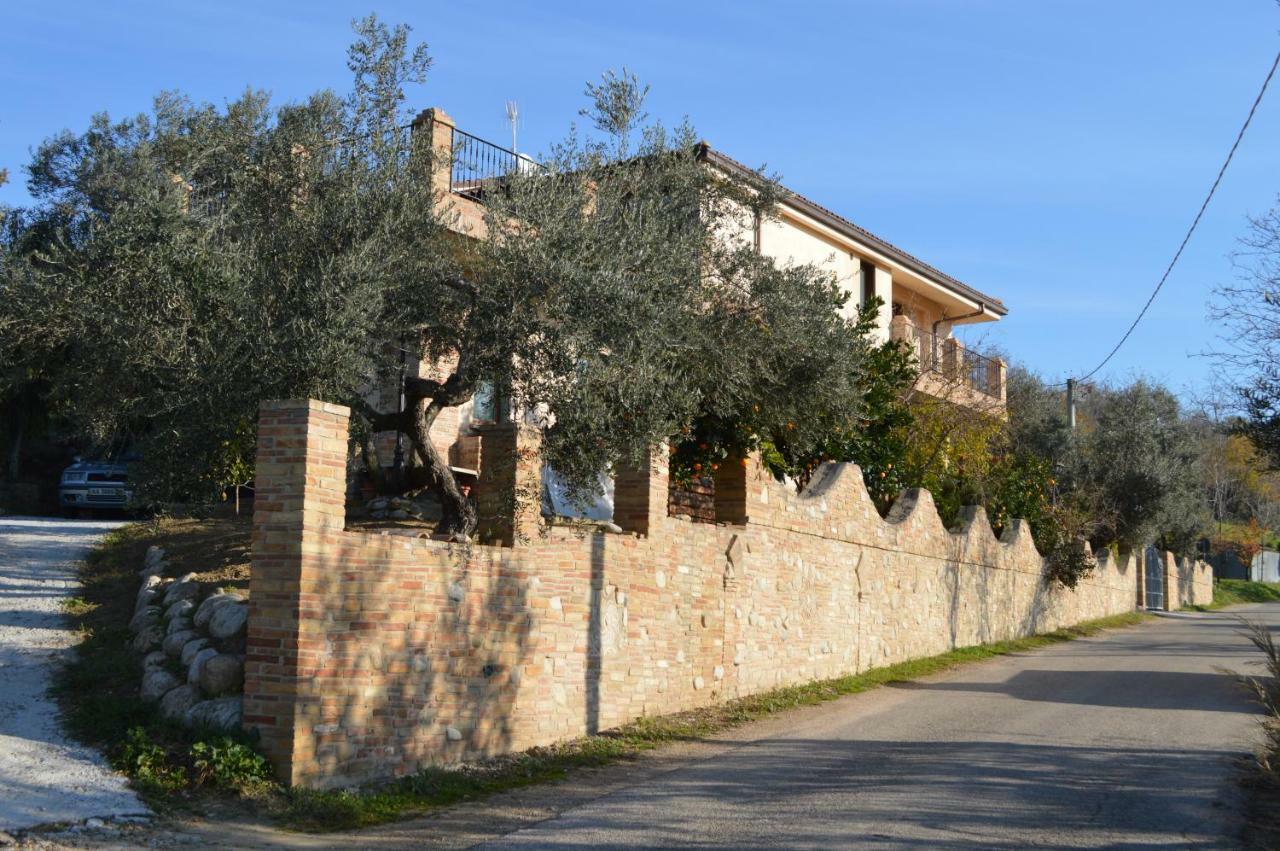 Casale Del Sole Bed & Breakfast Cepagatti Eksteriør bilde