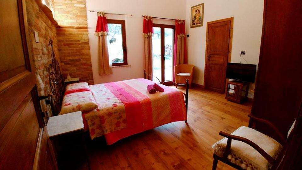 Casale Del Sole Bed & Breakfast Cepagatti Eksteriør bilde
