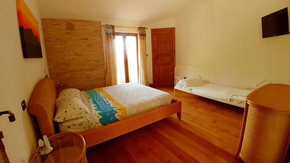 Casale Del Sole Bed & Breakfast Cepagatti Eksteriør bilde